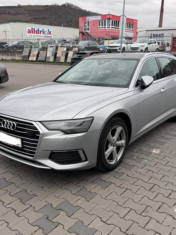 Silber Gebraucht 2018 Audi A6 Comfort Kombi | 25.000 € (Guter Preis) - Bild 1/4