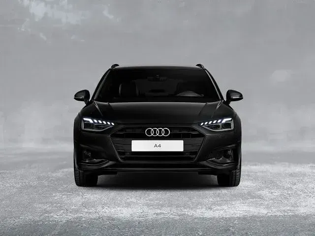 Gebraucht Audi A4 S-Line 150 PS (110 kW) 2024 Mythosschwarz metallic Kombi