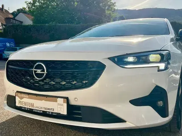 Gebraucht Opel Insignia Ultimate 174 PS (127 kW) 2021 Weiß Limousine
