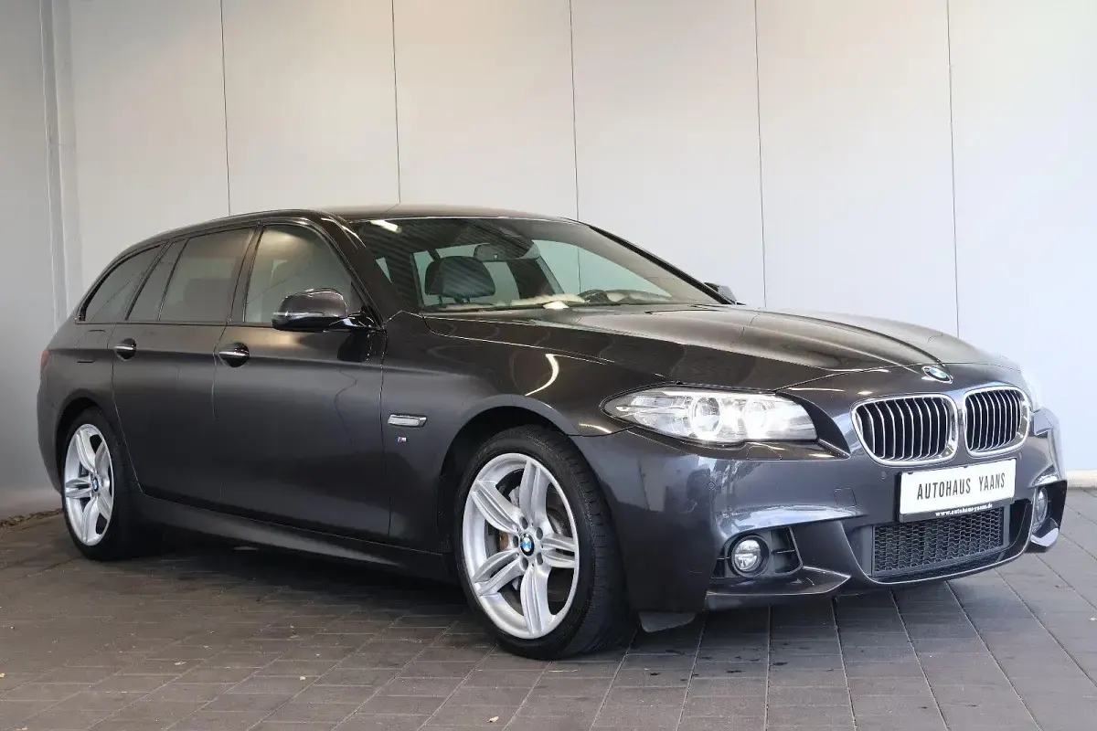 Gebraucht BMW 530 M Sport 258 PS (189 kW) 2014 Grau Kombi