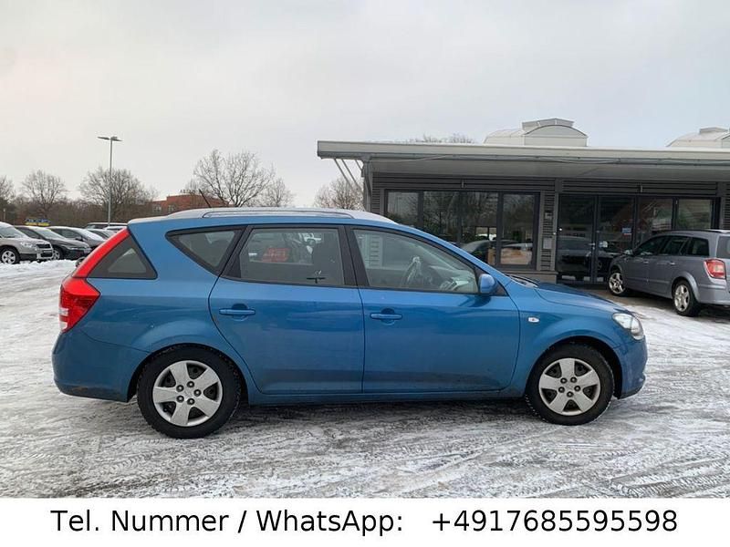 Gebraucht Kia Ceed 90 PS (66 kW) 2010 Blau Kleinwagen