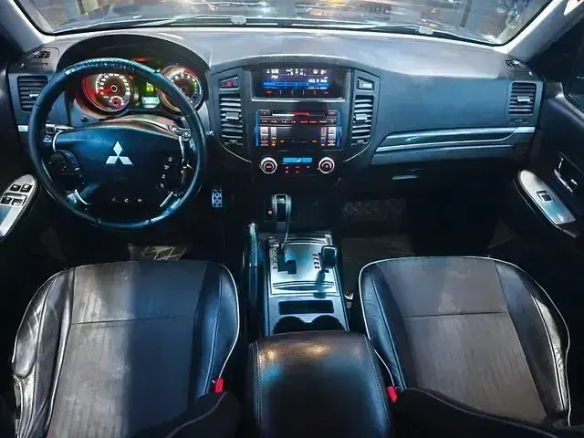 Gebraucht Mitsubishi Pajero Edition 200 PS (147 kW) 2010 Grau SUV