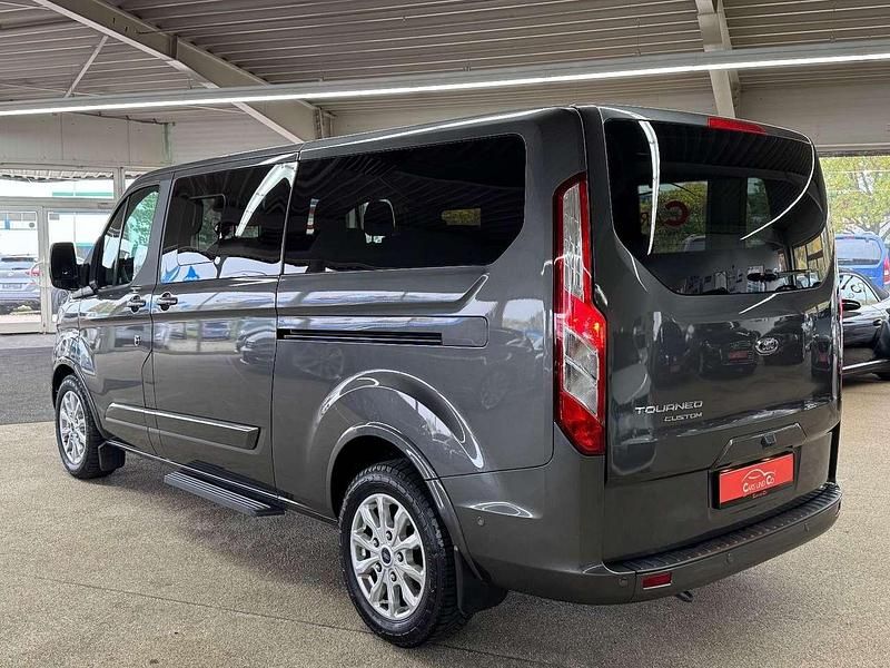 Gebraucht Ford Tourneo 150 PS (110 kW) 2022 Magnetic Van / Kleinbus