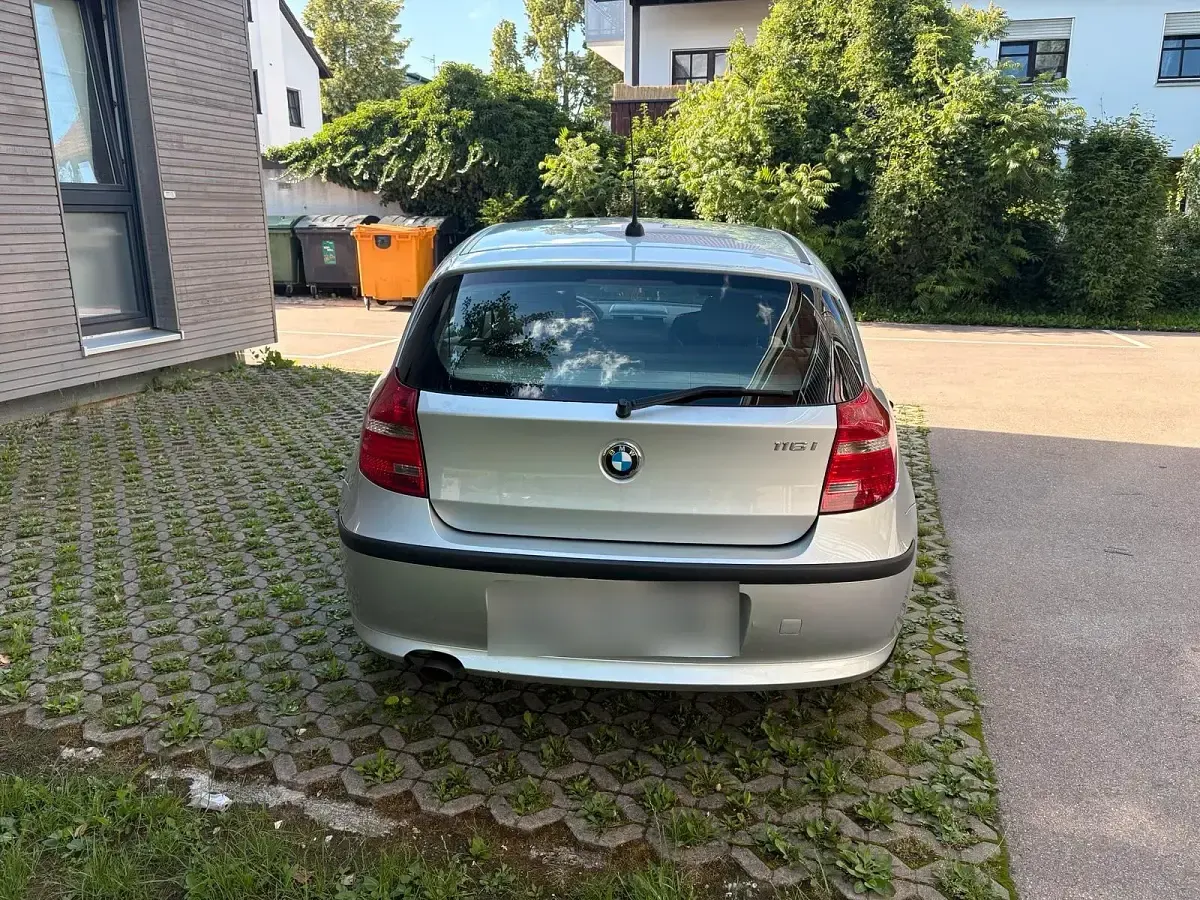 Gebraucht BMW 116 122 PS (89 kW) 2008 Grau Kleinwagen