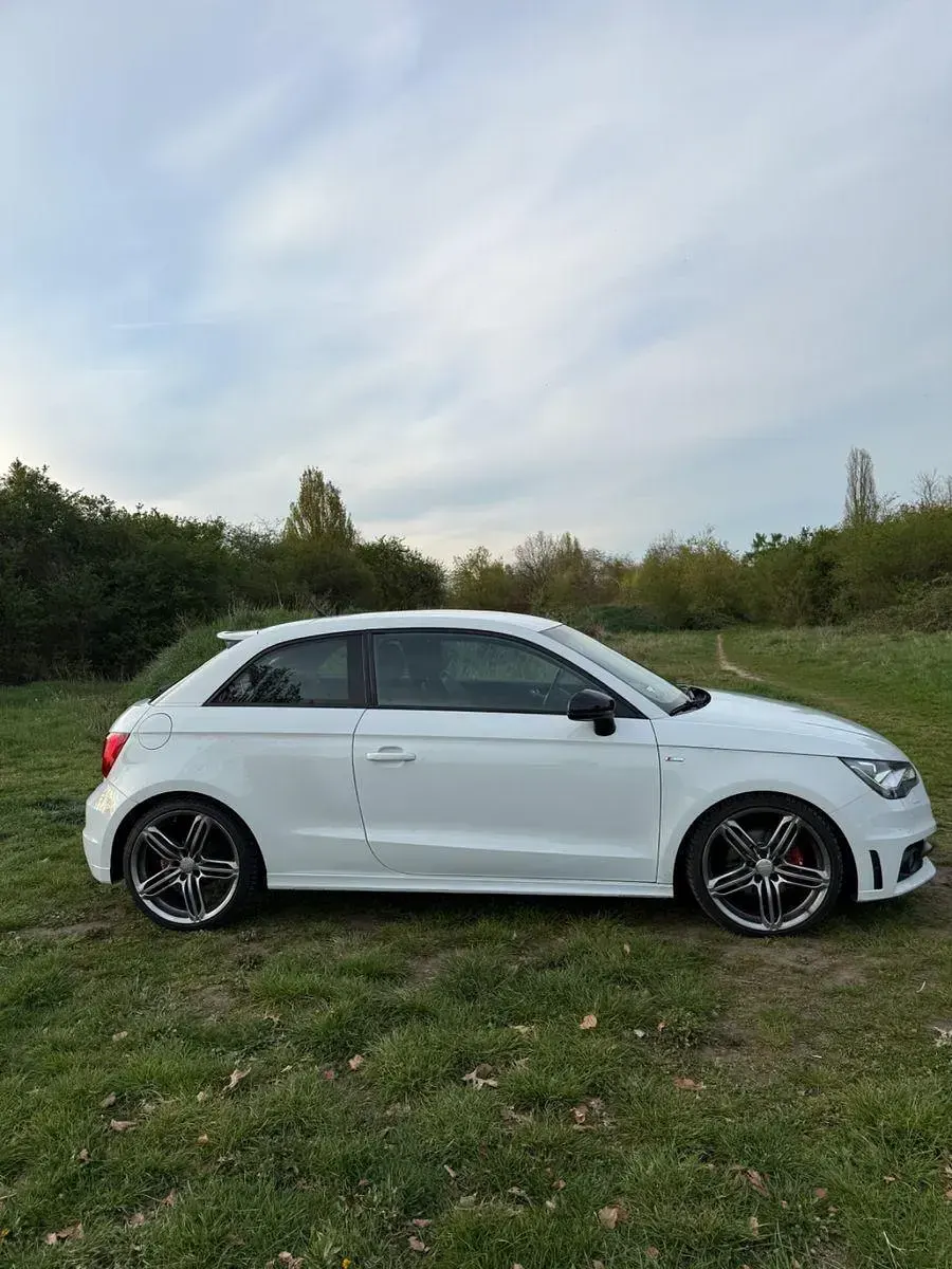 Używany Audi A1 S-Line 185 KM (136 kW) 2011 Biały Hatchback