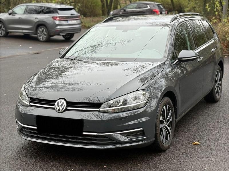 Grau Gebraucht 2020 VW Golf VII United Kombi | 17.000 € (Guter Preis) - Bild 1/4