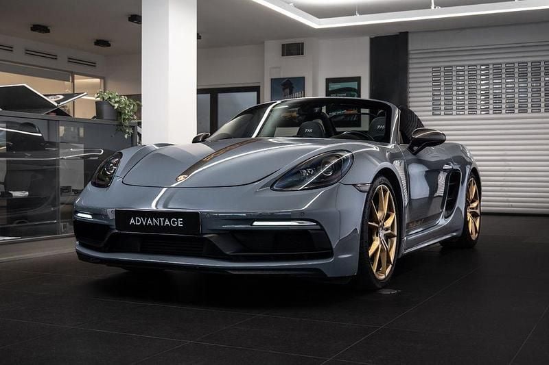 Grau Gebraucht 2023 Porsche 718 Boxster T Cabrio | 61.300 € - Bild 1/4