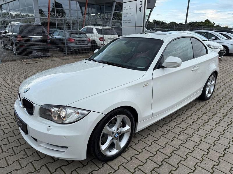 Gebraucht BMW 120 Performance 170 PS (125 kW) 2010 Weiß Kleinwagen