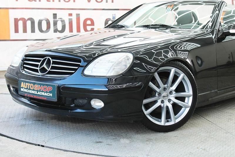 Gebraucht Mercedes SLK230 197 PS (144 kW) 2001 Schwarz Cabrio
