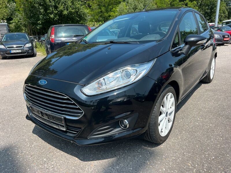 Schwarz Gebraucht 2015 Ford Fiesta Titanium Kleinwagen | 5.300 € (Fairer Preis) - Bild 1/4