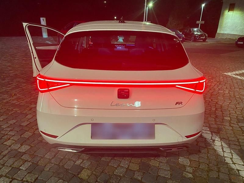 Second-hand Seat Leon FR 150 CP (110 kW) 2021 Alb Berlinǎ