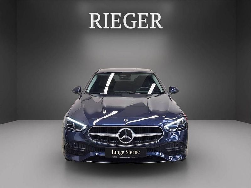Gebraucht Mercedes C180 Avantgarde 170 PS (125 kW) 2024 Blau Limousine