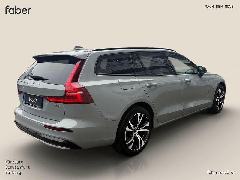 Neu Volvo V60 Plus 197 PS (144 kW) 2025 Grau Kombi