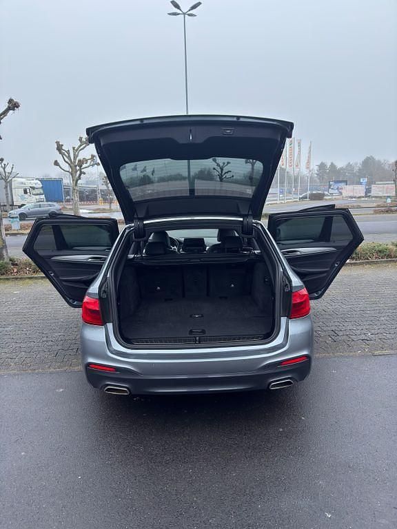 Gebraucht BMW 530 M Sport 252 PS (185 kW) 2020 Grau Kombi