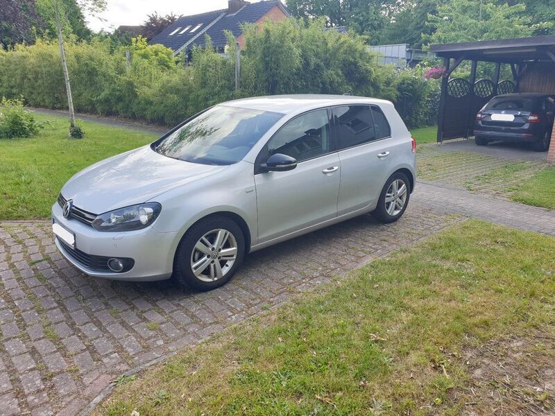 Silber Gebraucht 2012 VW Golf VII Match Limousine | 4.200 € (Superpreis) - Bild 1/4