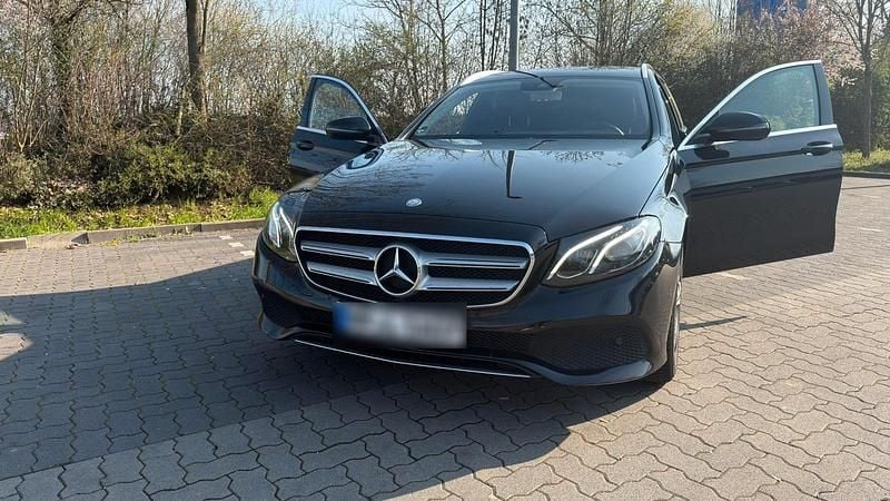 Gebraucht Mercedes E200 Avantgarde 184 PS (135 kW) 2017 Schwarz Kombi