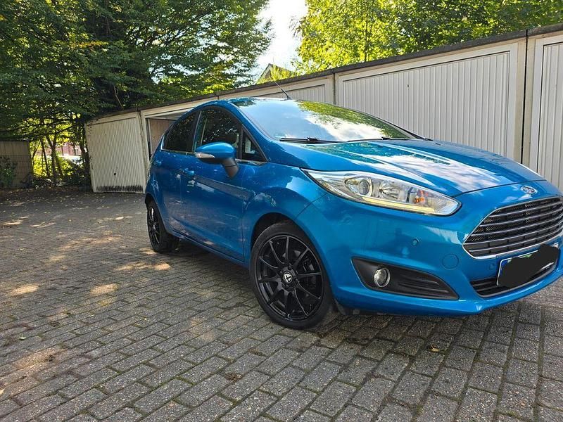 Blau Gebraucht 2013 Ford Fiesta Individual Kleinwagen | 4.800 € (Fairer Preis) - Bild 1/4