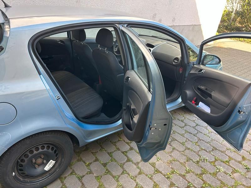 Usado Opel Corsa 80 HP (58 kW) 2009 Azul Citadino