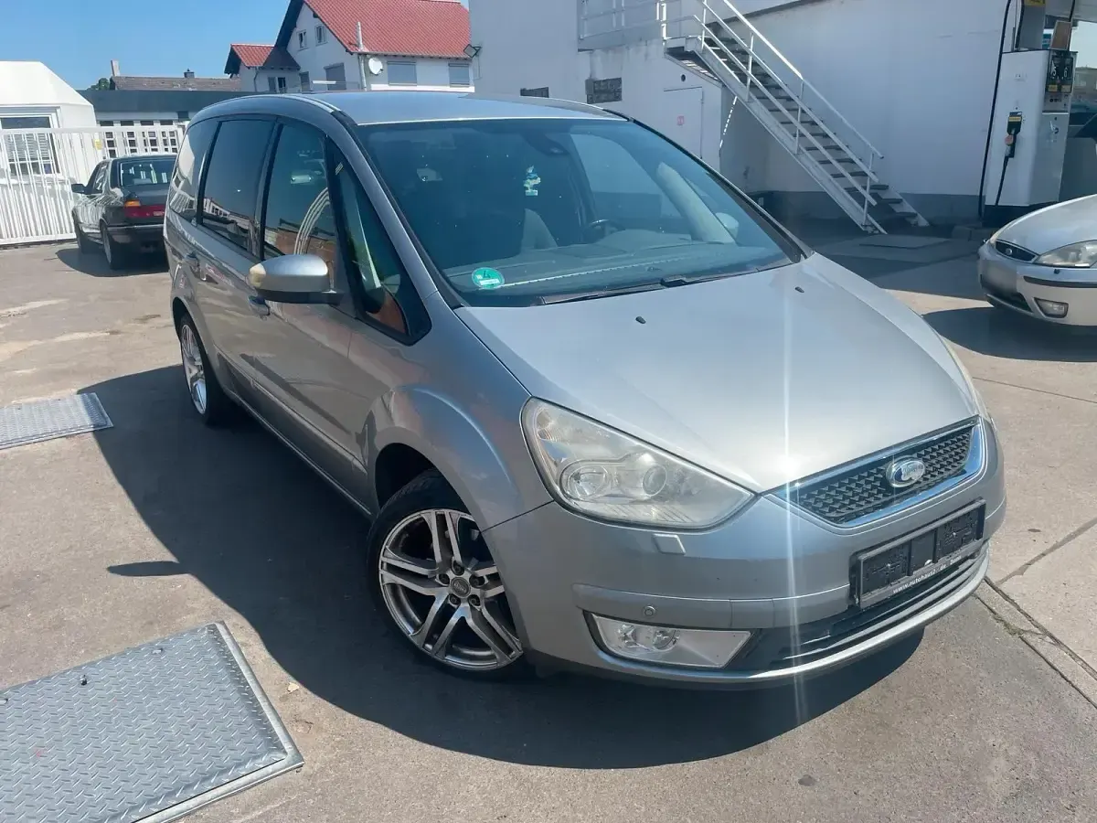 Gebraucht Ford Galaxy 140 PS (102 kW) 2009 Blau Van / Kleinbus