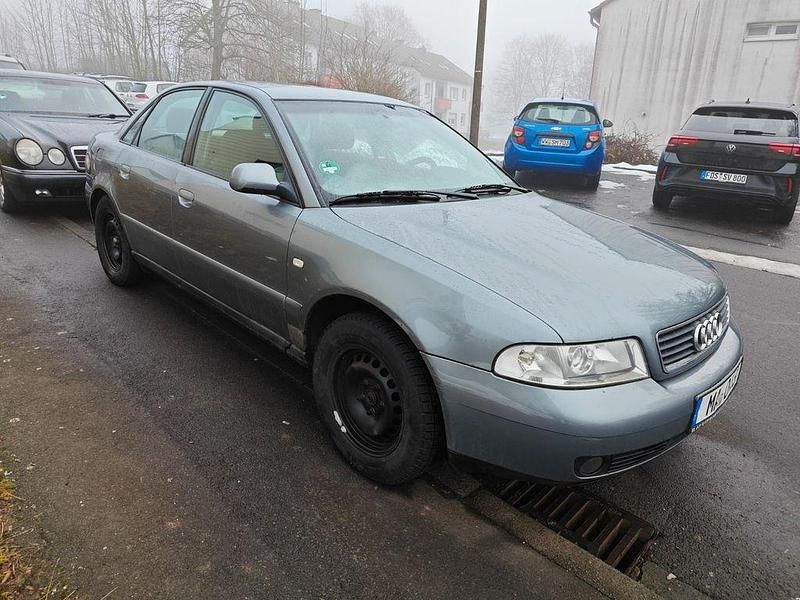 Gebraucht Audi A4 102 PS (75 kW) 2000 Grau Limousine