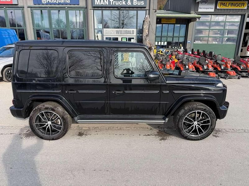 Second-hand Mercedes G400 330 CP (242 kW) 2022 Negru SUV