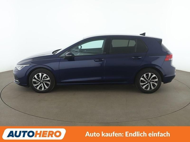 Gebraucht VW Golf VII Active 150 PS (110 kW) 2021 Blau Kleinwagen