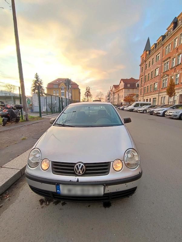Silber Gebraucht 2003 VW Polo Kleinwagen | 749 € (Fairer Preis) - Bild 1/4