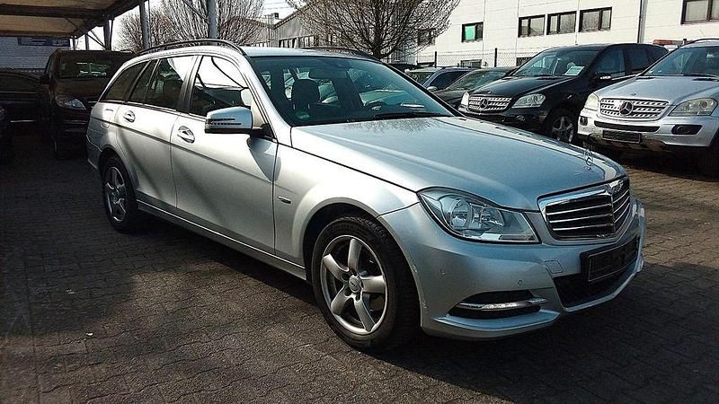 Gebraucht Mercedes C200 136 PS (100 kW) 2011 Silber Kombi