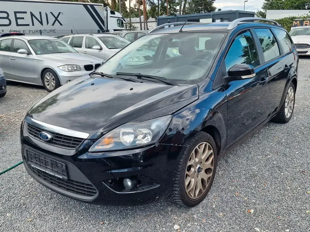Usata Ford Focus 125 CV (91 kW) 2010 Nero Berlina