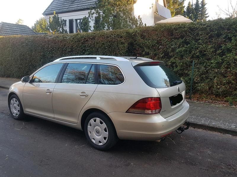 Gebraucht VW Golf VII Highline 140 PS (102 kW) 2012 Silber Kombi