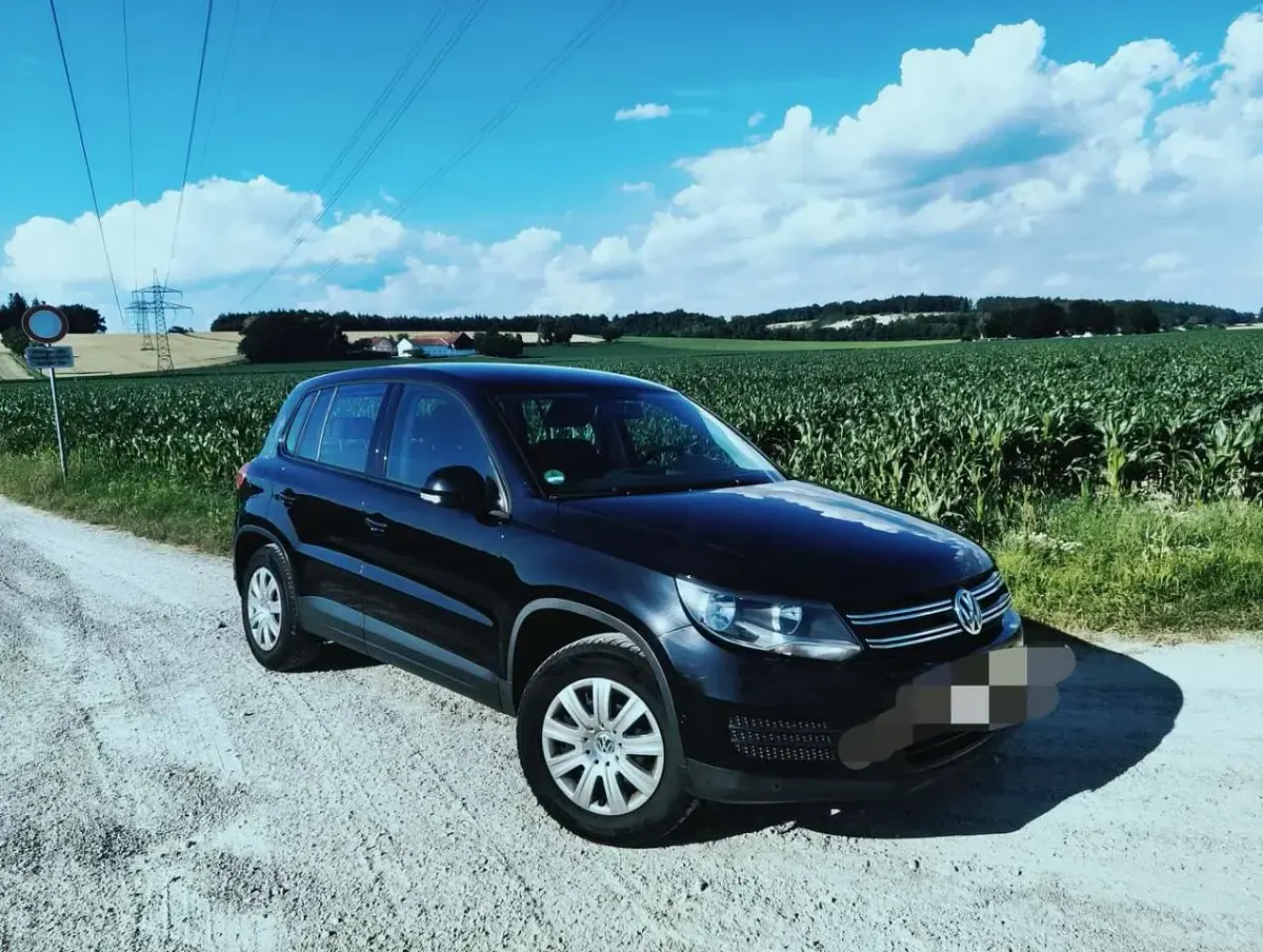 Gebraucht VW Tiguan Trendline 110 PS (80 kW) 2011 Schwarz SUV