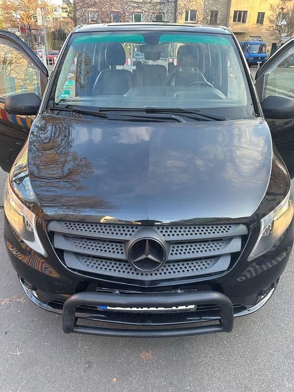 Schwarz Gebraucht 2017 Mercedes Vito Van | 16.500 € (Superpreis) - Bild 1/4
