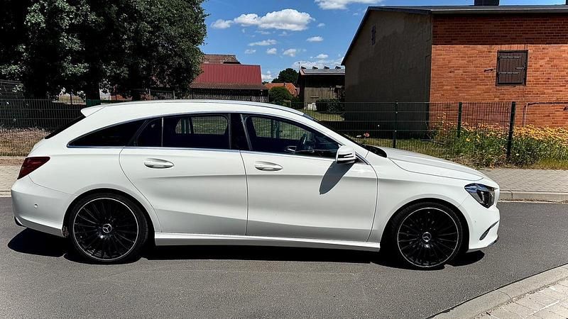 Gebraucht Mercedes CLA220 2017 Weiß Limousine