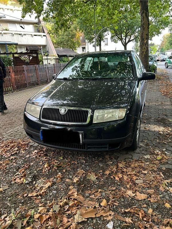 Schwarz Gebraucht 2001 Skoda Fabia Kleinwagen | 600 € (Superpreis) - Bild 1/4