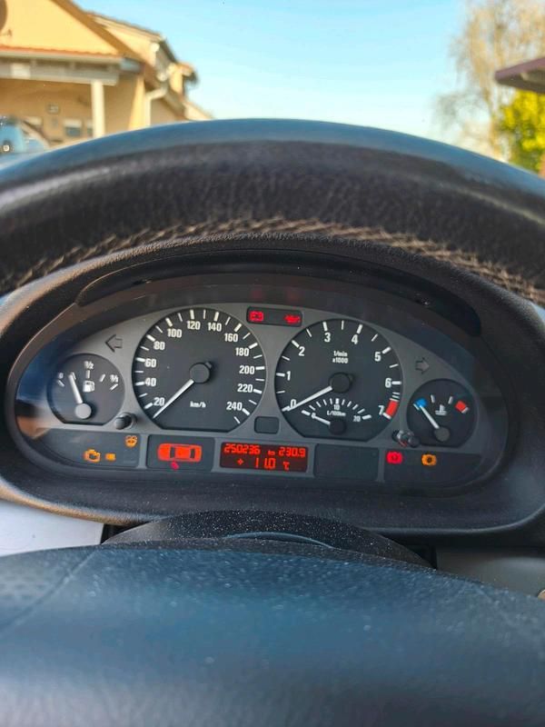 Gebraucht BMW 318 143 PS (105 kW) 2003 Silber Kombi