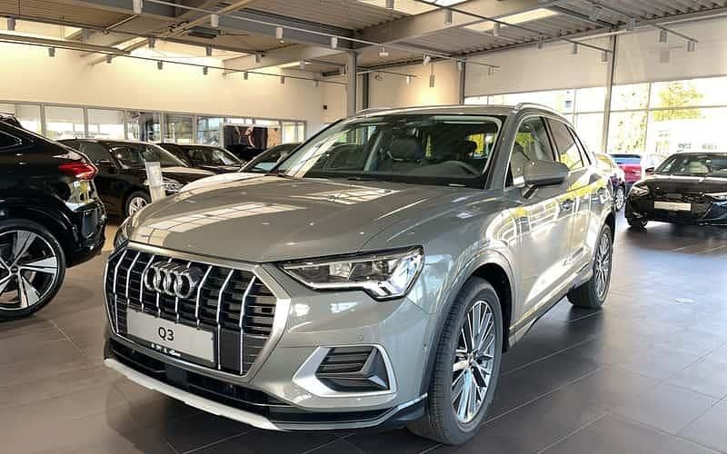 Grau Neu 2025 Audi Q3 Advanced Plus SUV | 47.290 € (Etwas zu teuer) - Bild 1/4