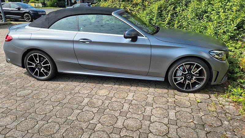Grau Gebraucht 2020 Mercedes C43 AMG AMG Cabrio | 46.950 € (Fairer Preis) - Bild 1/4