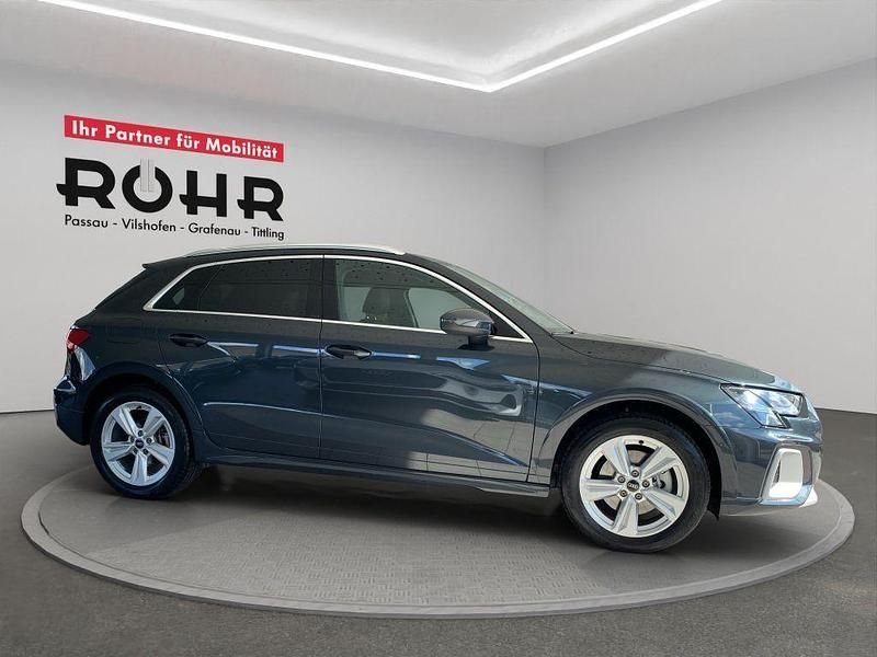 Gebraucht Audi A3 Ambiente 150 PS (110 kW) 2024 Manhattangrau metallic Limousine