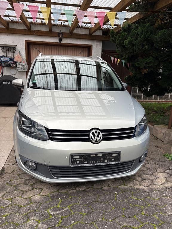 Silber Gebraucht 2011 VW Touran Highline Van / Kleinbus | 6.299 € (Guter Preis) - Bild 1/4