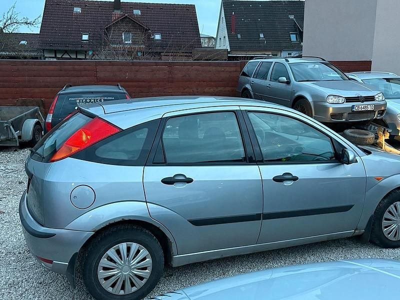 Second-hand Ford Focus 116 CP (85 kW) 2004 Argintiu Hatchback