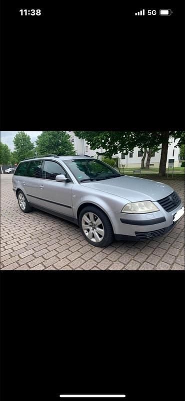 Silber Gebraucht 2003 VW Passat Kombi | 2.650 € (Etwas zu teuer) - Bild 1/4