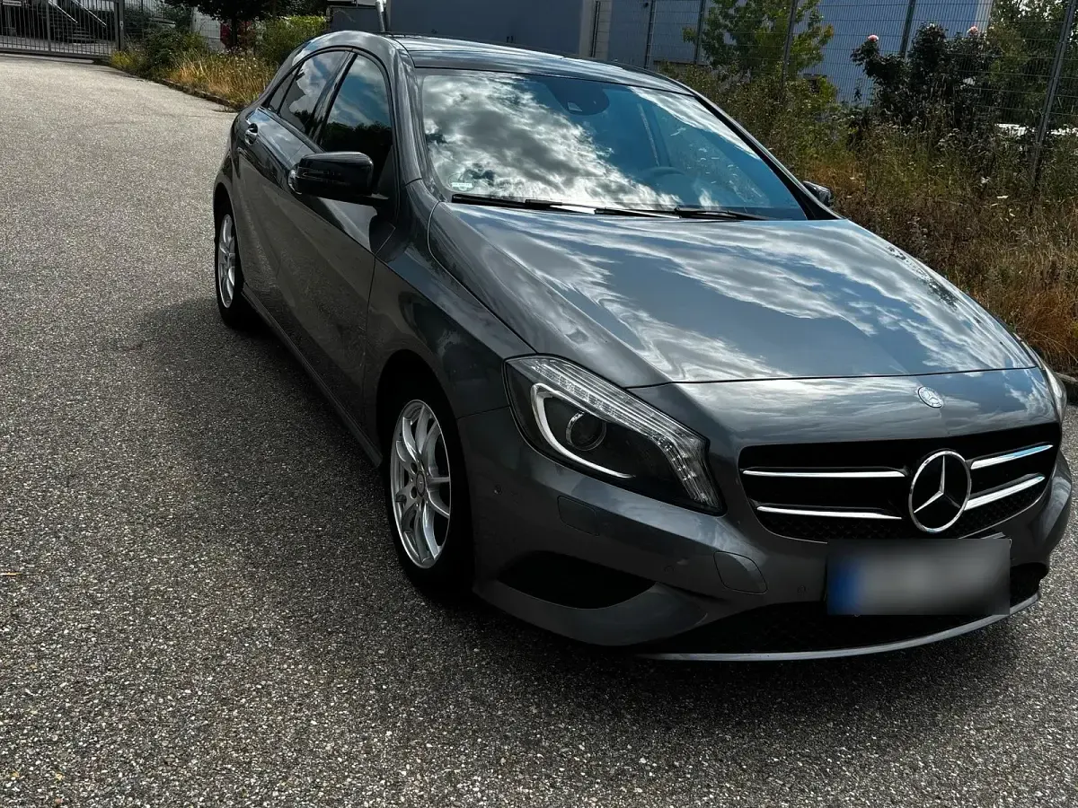 Gebraucht Mercedes A200 136 PS (100 kW) 2012 Grau Kleinwagen