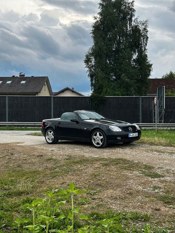 Schwarz Gebraucht 1998 Mercedes SLK200 Cabrio | 4.000 € (Fairer Preis) - Bild 1/4