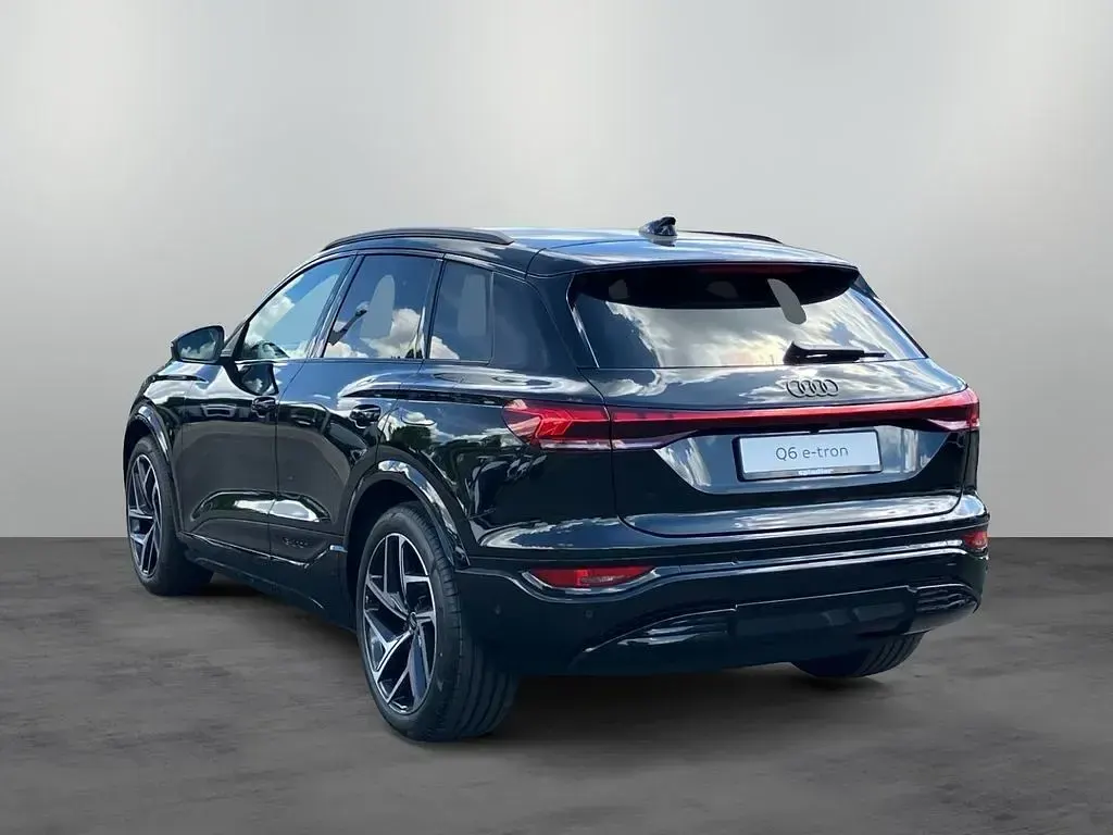 Neu Audi Q6 e-tron Performance 225 kW (306 PS) 2026 Schwarz SUV