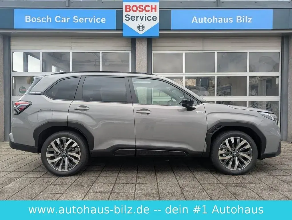 Neu Subaru Forester Platinum 136 PS (100 kW) 2026 River rock perl SUV