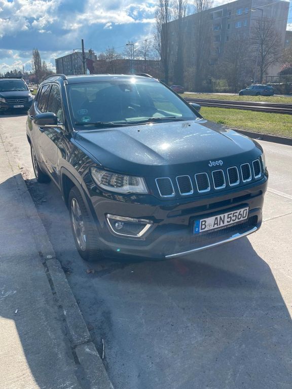 Schwarz Gebraucht 2020 Jeep Compass Limited SUV | 19.899 € (Fairer Preis) - Bild 1/4