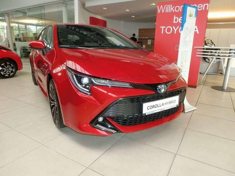 Gebraucht Toyota Corolla Team 122 PS (89 kW) 2022 Karminarot Limousine