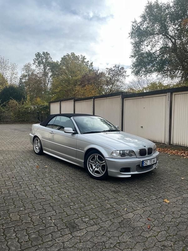 Silber Gebraucht 2002 BMW 320 Cabriolet M Sport Cabrio | 9.500 € (Fairer Preis) - Bild 1/4
