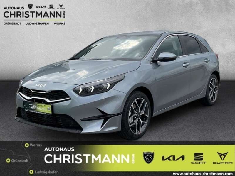 Lunar silver m Neu 2025 Kia Ceed Style Limousine | 22.990 € (Superpreis) - Bild 1/4
