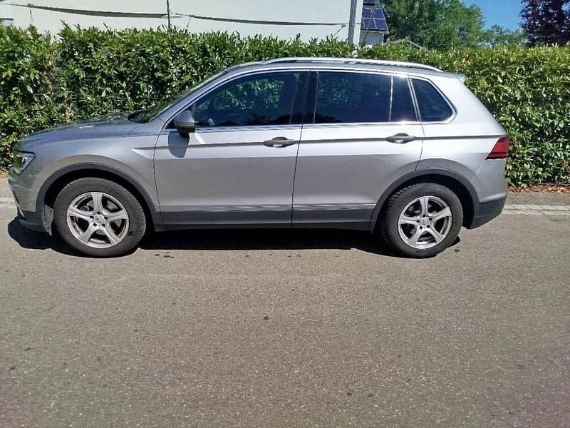 Silber Gebraucht 2019 VW Tiguan Comfortline SUV | 14.900 € (Superpreis) - Bild 1/1